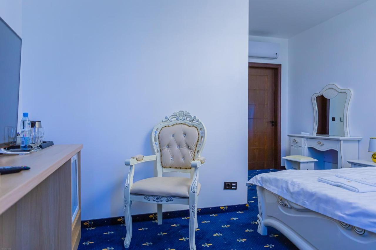 Hotel Magnolia Kutno Exterior foto